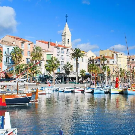 Spacious T4 With Garden - Near Apartment Six-Fours-les-Plages