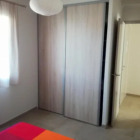 Spacious T4 With Garden - Near Apartment Six-Fours-les-Plages