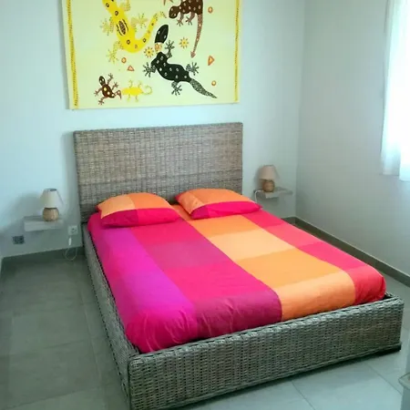 Apartment Spacious T4 With Garden - Near