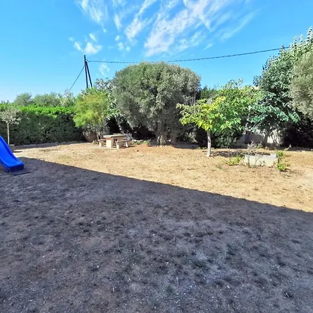 Spacious T4 With Garden - Near